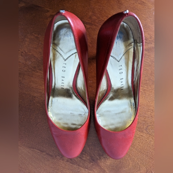 Ted Baker red pumps - Picture 4 of 5
